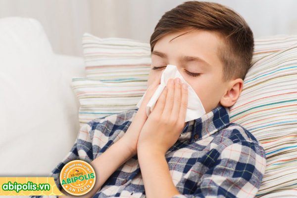 Phòng ngừa viêm hô hấp ở trẻ khi trời trở lạnh