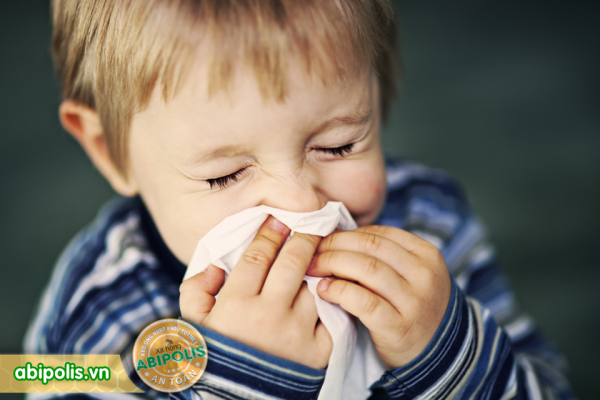 Phòng viêm hô hấp cho trẻ thời điểm trời chuyển lạnh