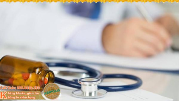 Kê đơn kháng sinh trị nhiễm trùng hô hấp do virus. Nguy hiểm!