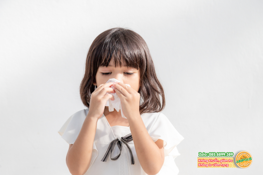 CÁC BỆNH HÔ HẤP THƯỜNG GẶP Ở TRẺ KHI TRỜI TRỞ LẠNH, BA MẸ CẦN LƯU Ý!